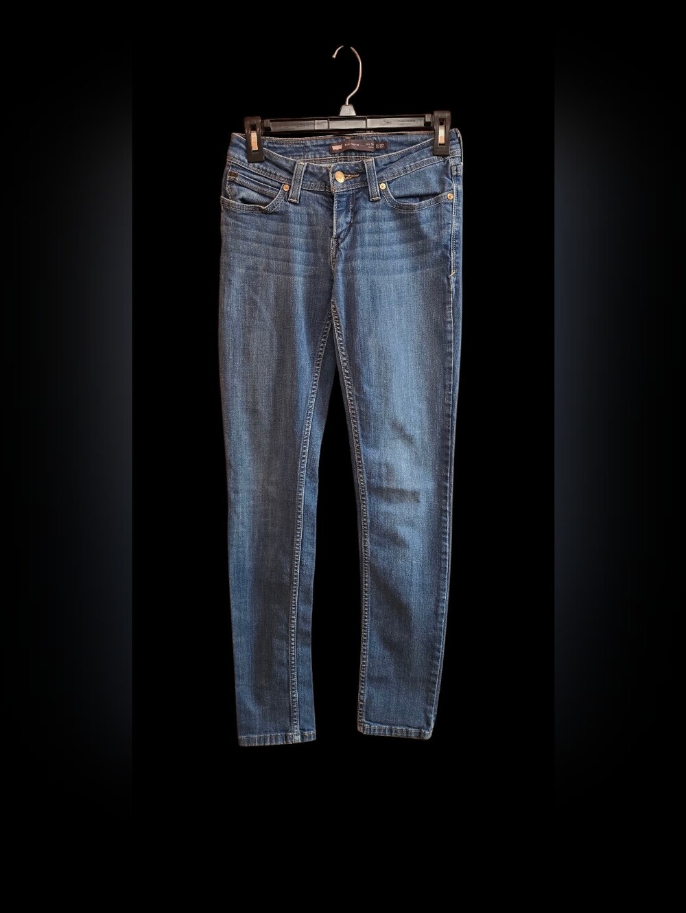 Levi's Women's Skinny Jeans - Medium Blue Wash Size 5/27 low rise